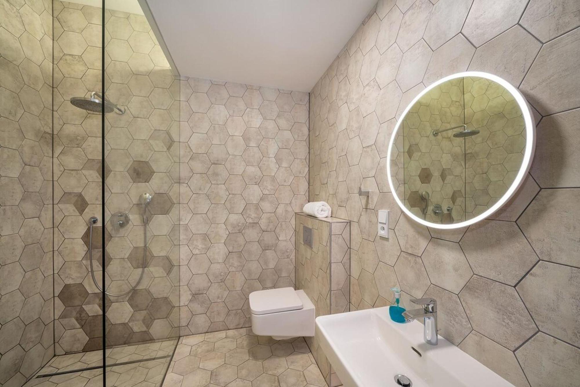 Quiet City Center Apartment In Hip & Foodie Area Prag Exteriör bild