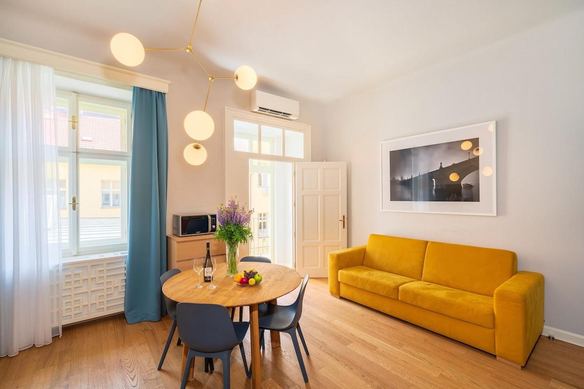 Quiet City Center Apartment In Hip & Foodie Area Prag Exteriör bild