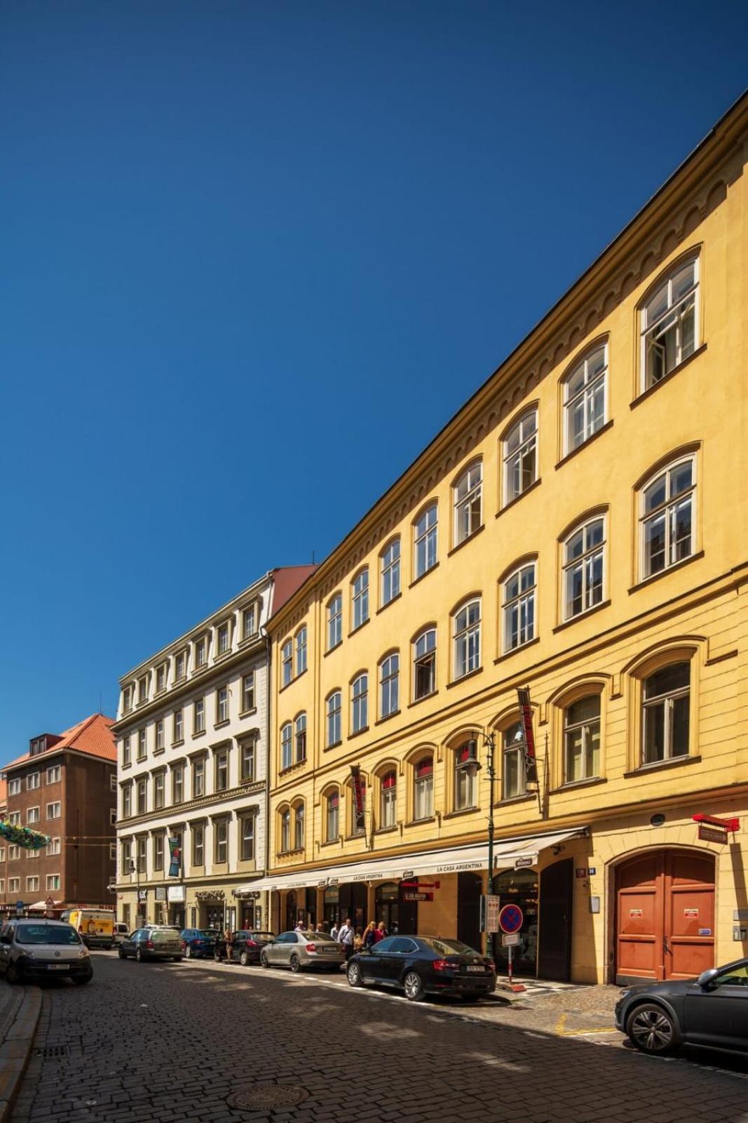 Quiet City Center Apartment In Hip & Foodie Area Prag Exteriör bild