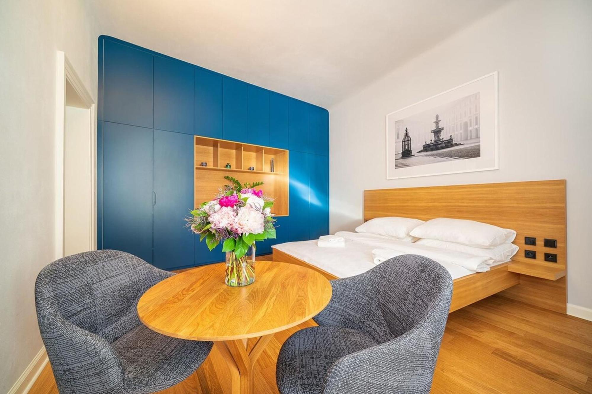 Quiet City Center Apartment In Hip & Foodie Area Prag Exteriör bild