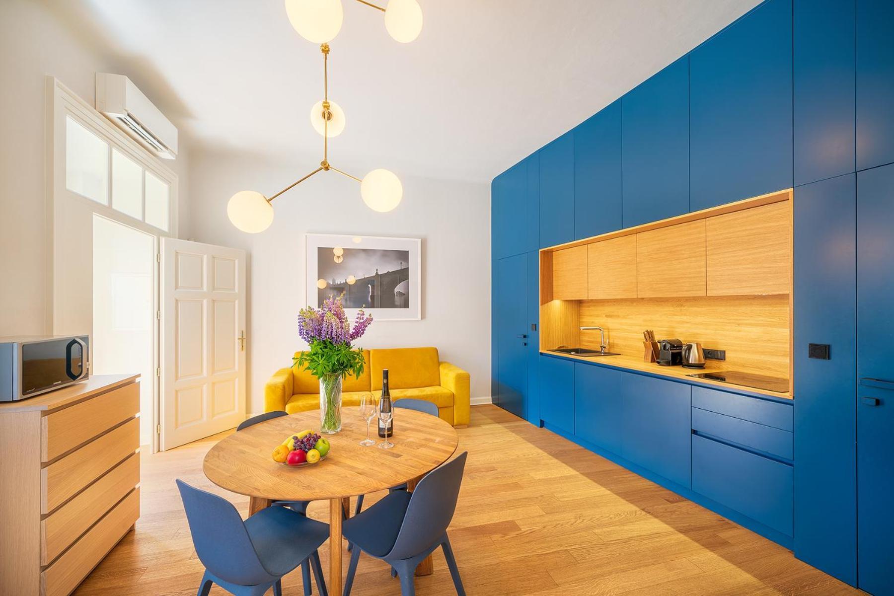 Quiet City Center Apartment In Hip & Foodie Area Prag Exteriör bild